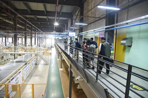 智能制造赋能绿色健康新发展——广东绿色发展媒体观察团走进尚品宅配技术开发